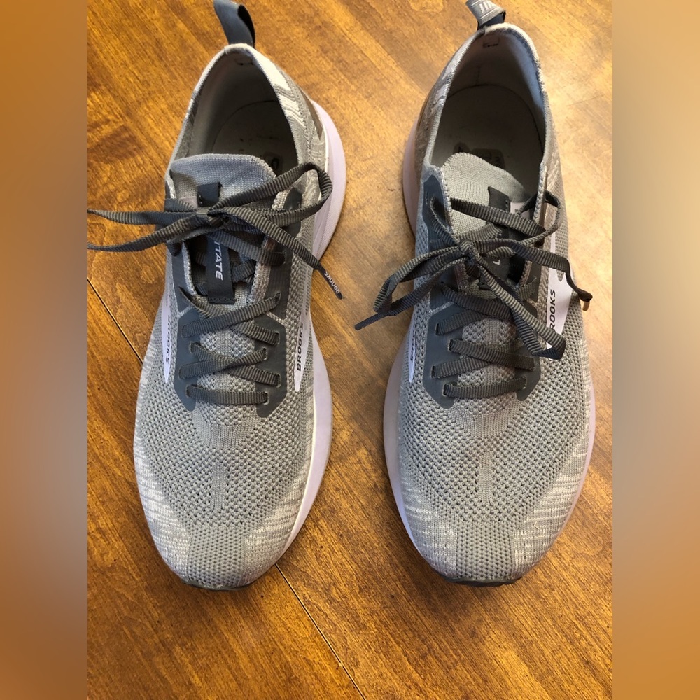 Brooks Levitate Tennis Shoes